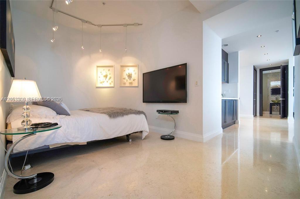 18101 Collins Avenue 1101 Property Photo 11