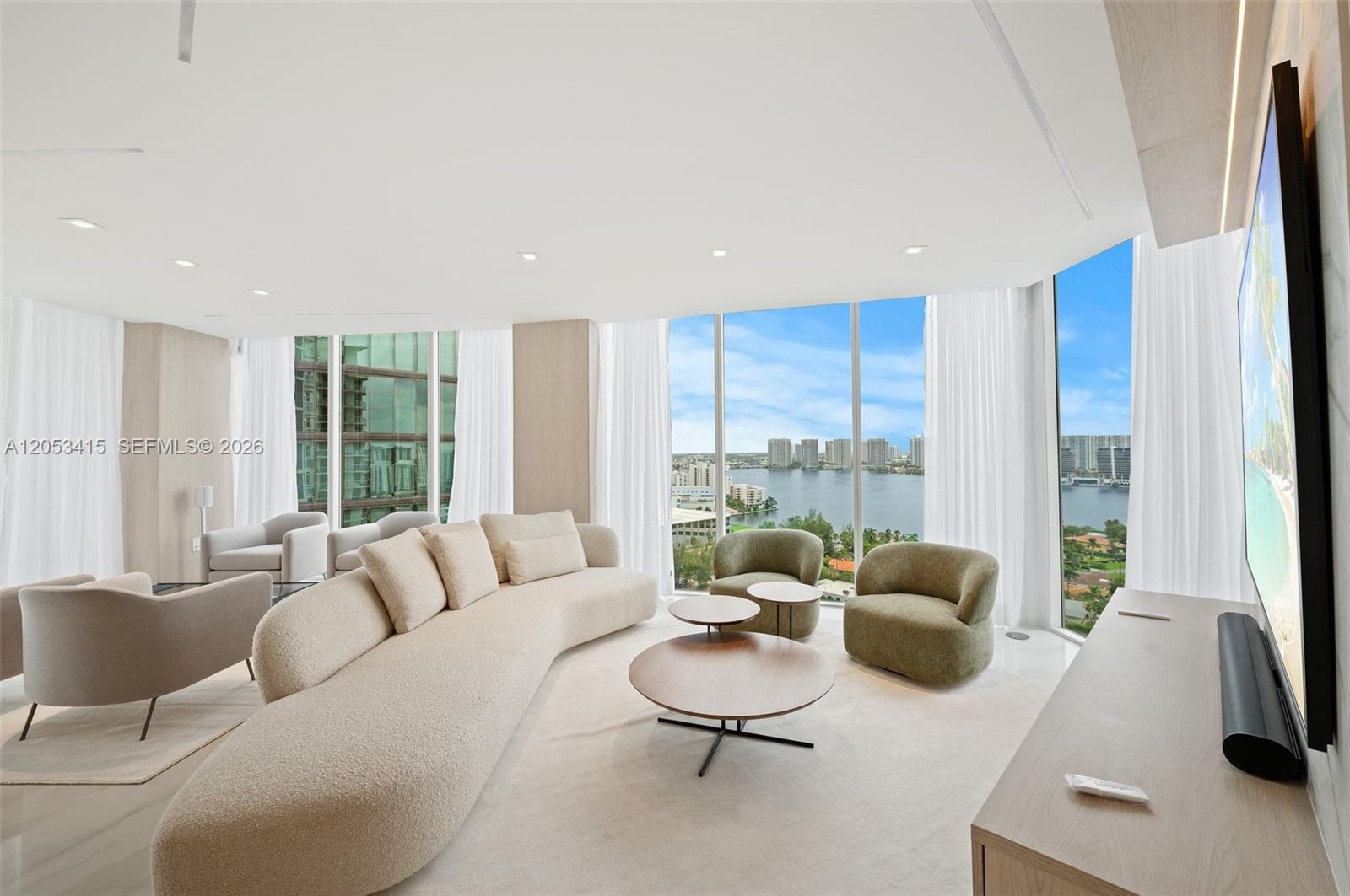 18671 Collins Avenue 2103 Property Photo 4