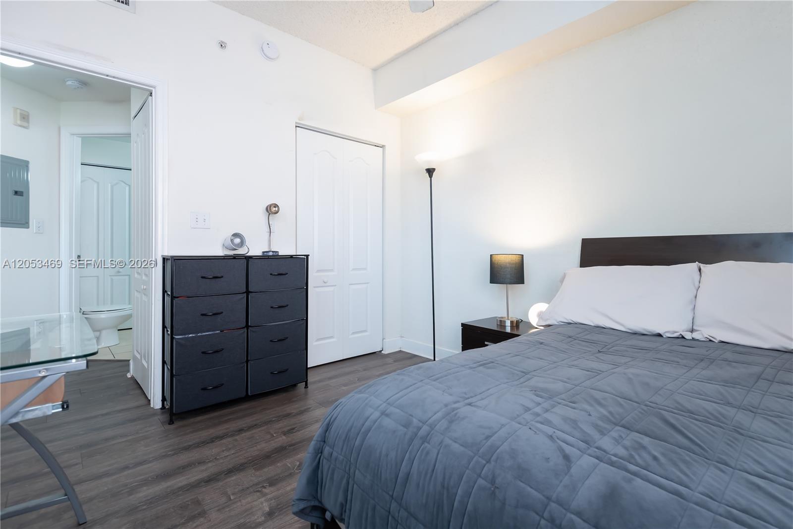 A12053469 Property Photo 18