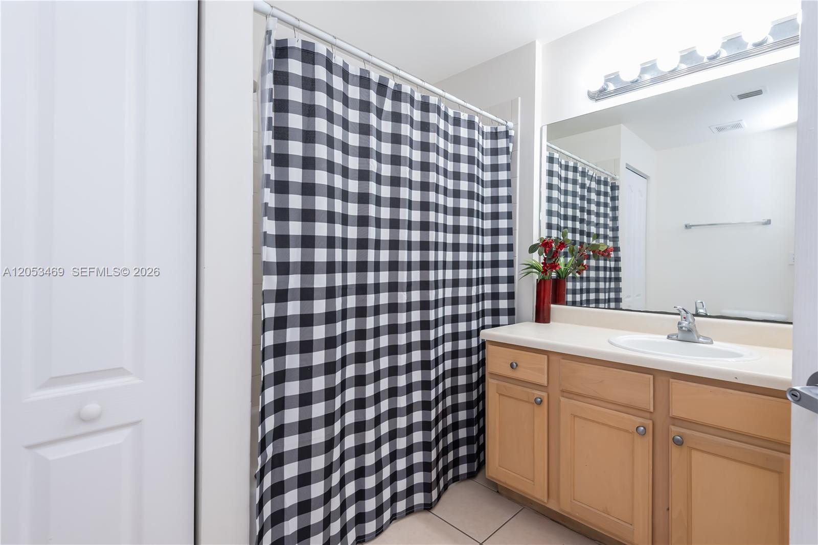 A12053469 Property Photo 19
