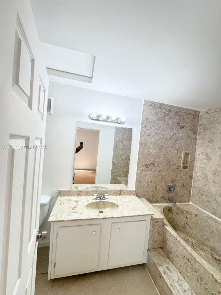 31 Crossings Circle G Property Photo 14