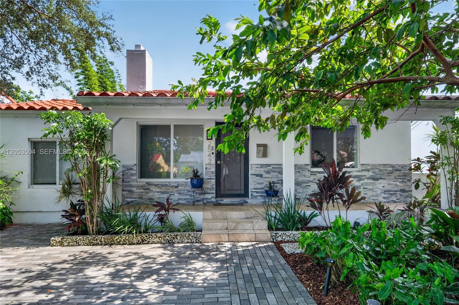 2543 Sw 15th Street Property Photo 1