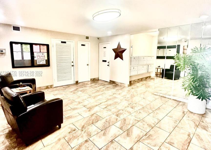 1811 Jefferson Street 210 Property Photo 12