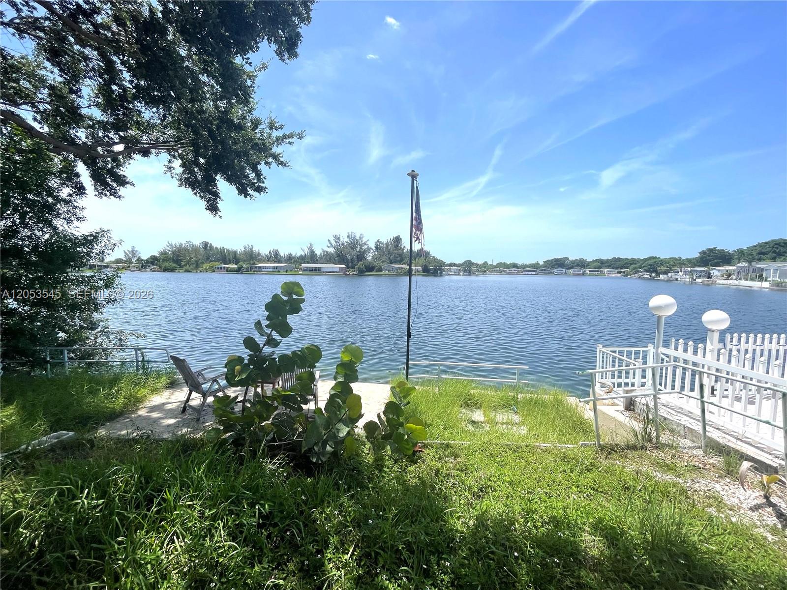 3070 Cove Drive Property Photo 4
