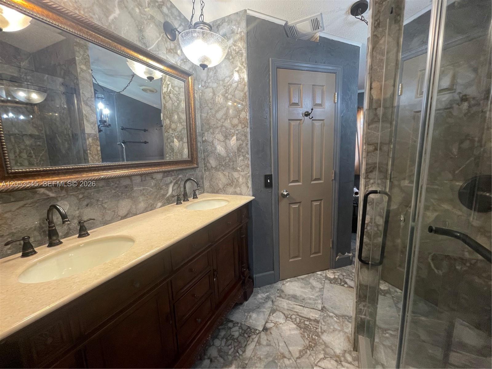 3070 Cove Drive Property Photo 15