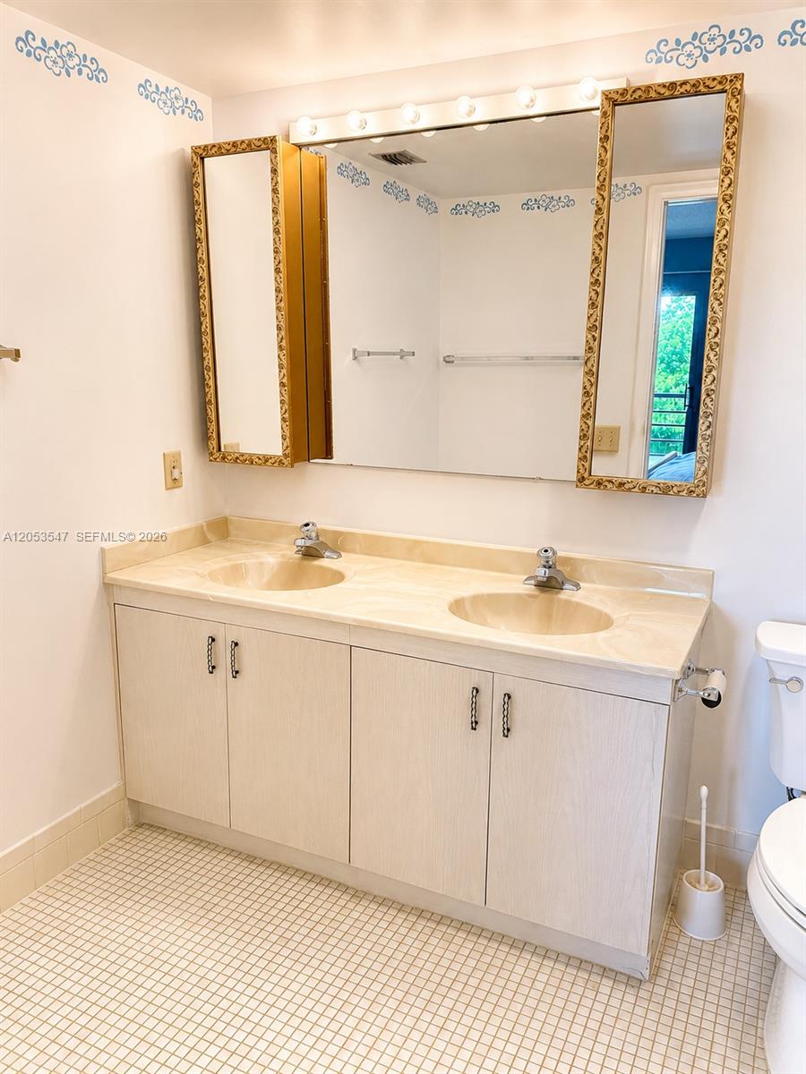 2503 Antigua Terrace K3 Property Photo 9