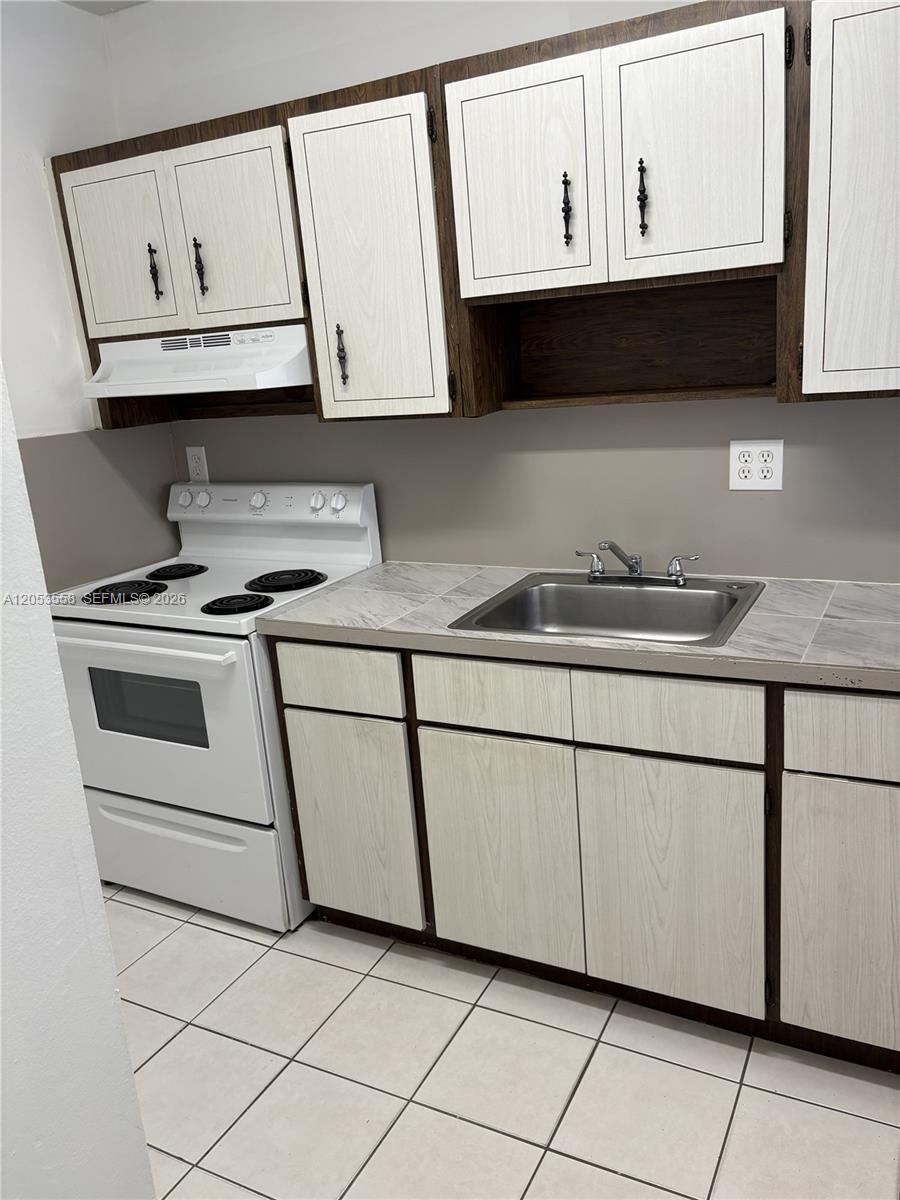 3675 W 11th Avenue 319 Property Photo 7