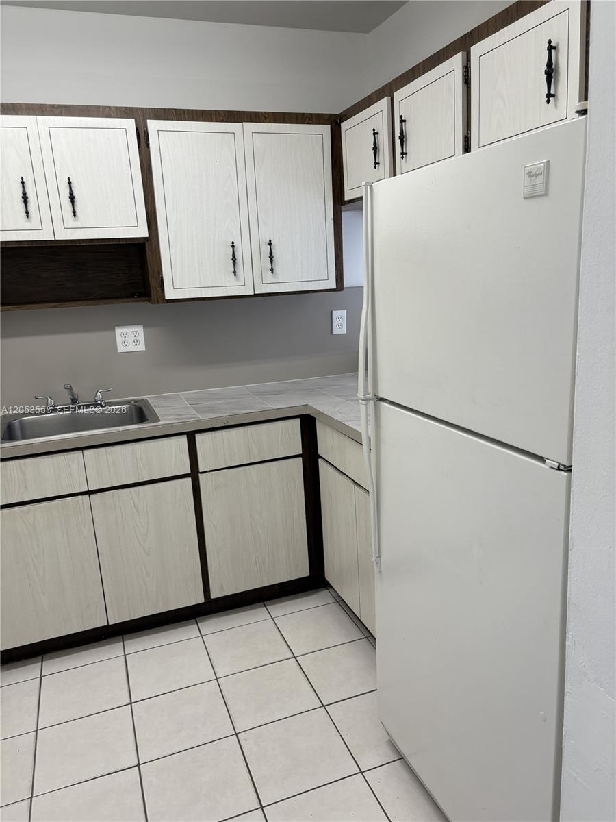 3675 W 11th Avenue 319 Property Photo 8