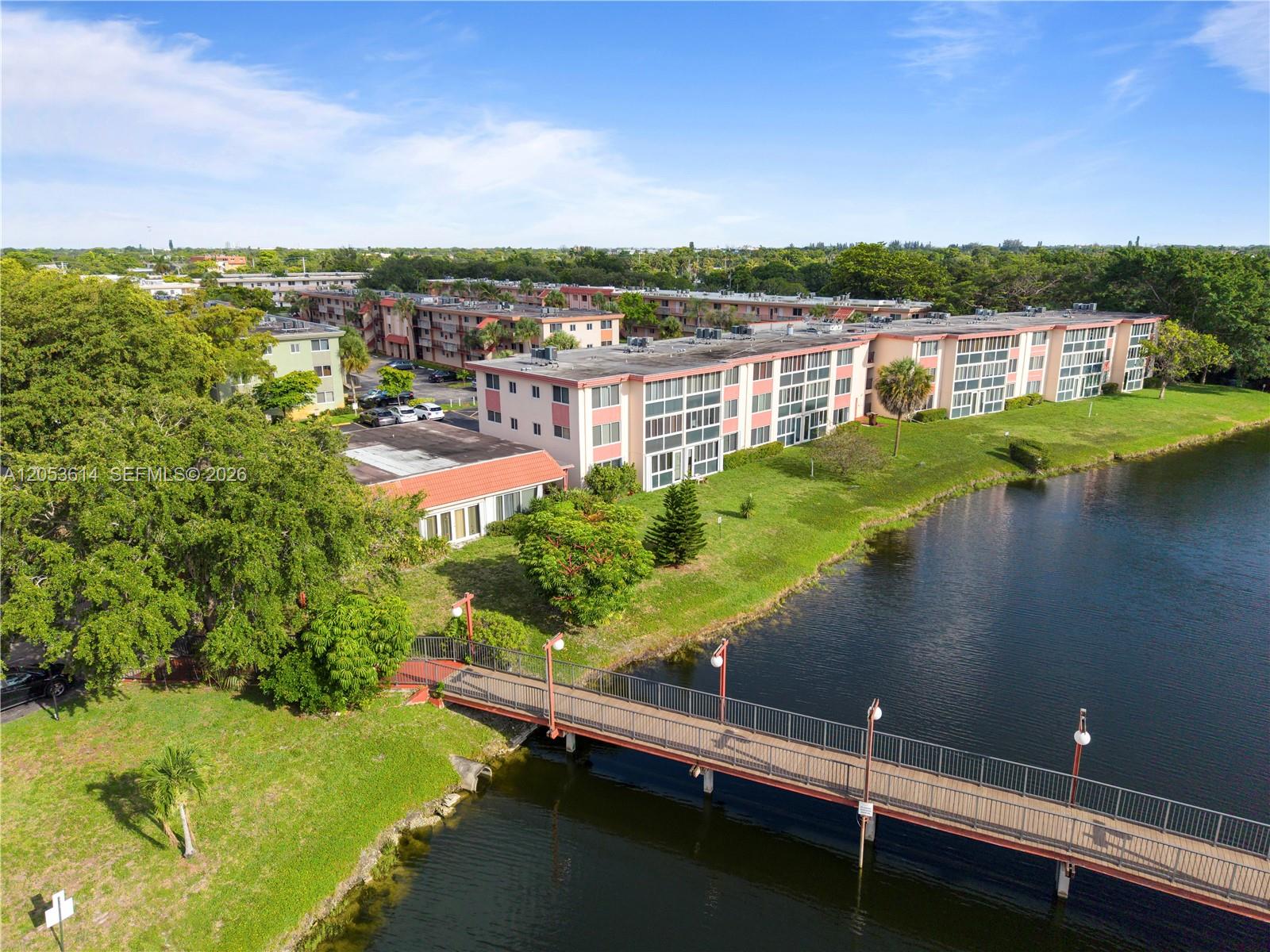 5950 Del Lago Circle 106