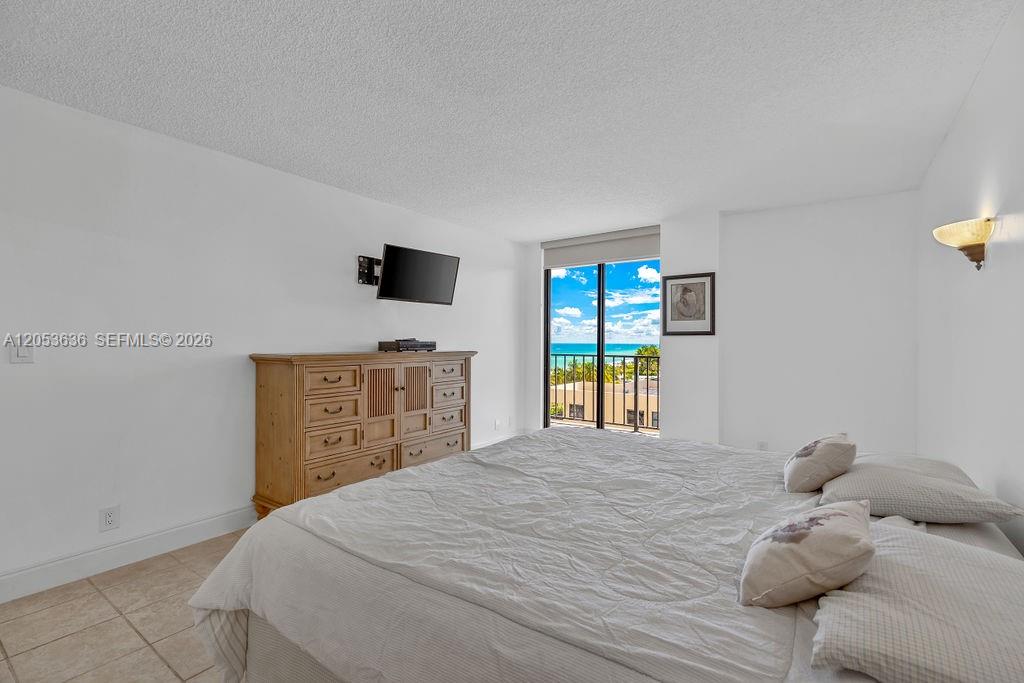 2625 Collins Avenue 702 Property Photo 11