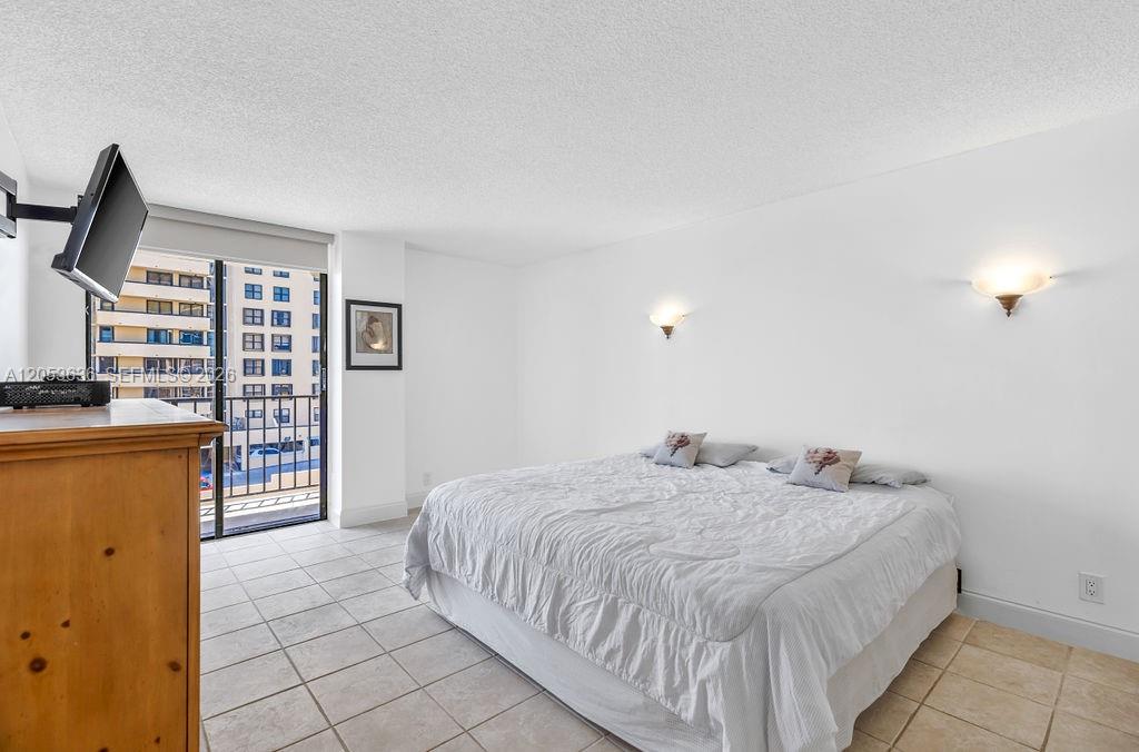 2625 Collins Avenue 702 Property Photo 12