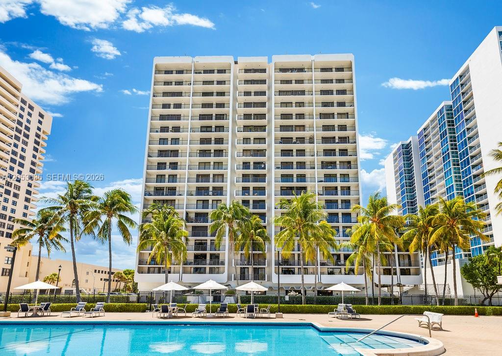 2625 Collins Avenue 702 Property Photo 18