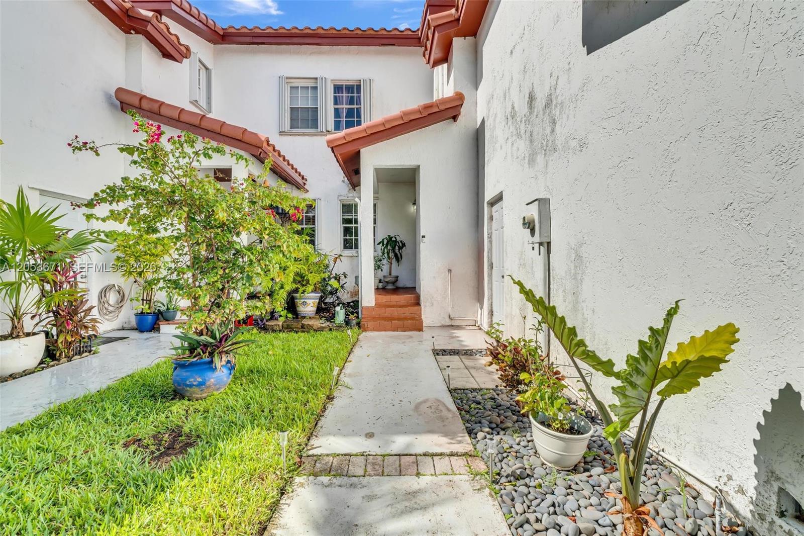 8140 Sw 209th Street Property Photo 3