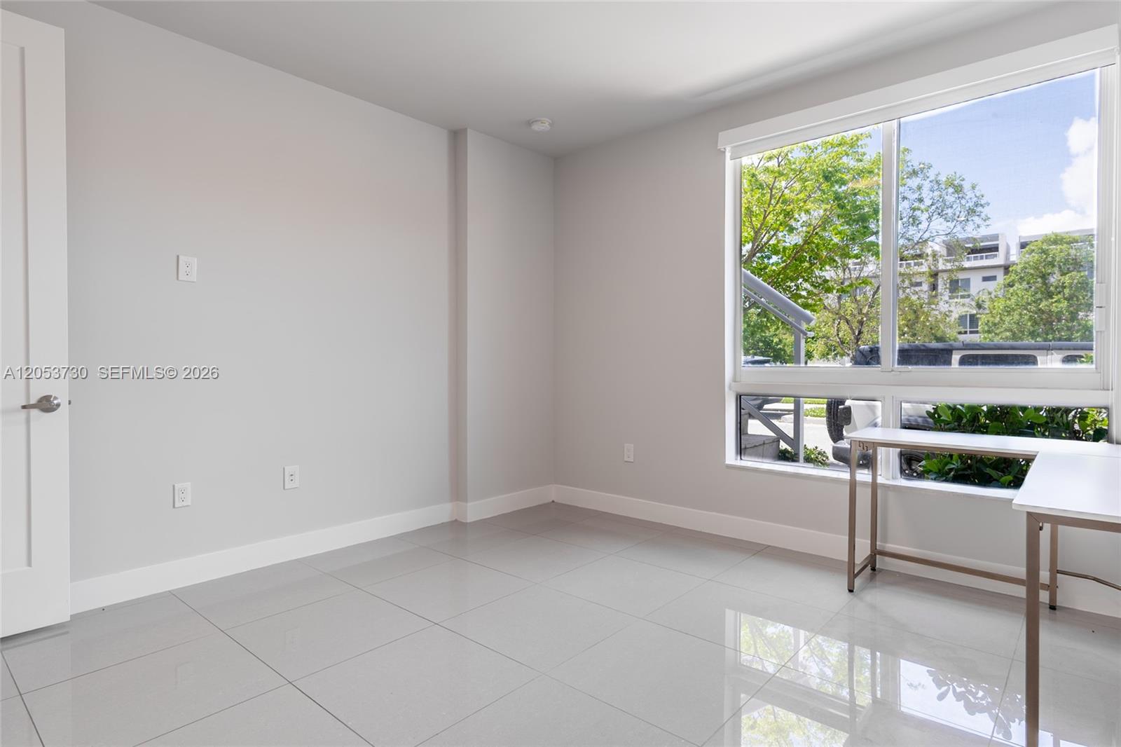 A12053730 Property Photo 7
