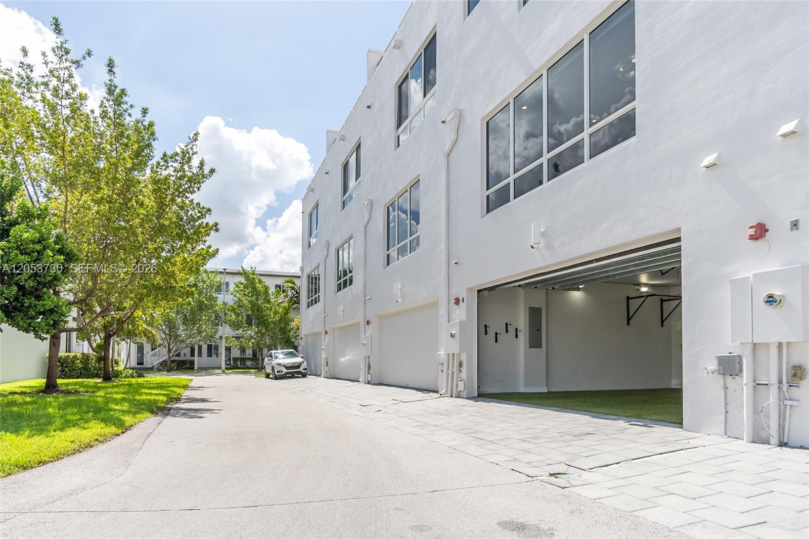 A12053730 Property Photo 14