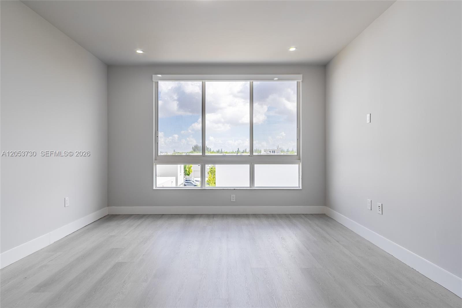 A12053730 Property Photo 25