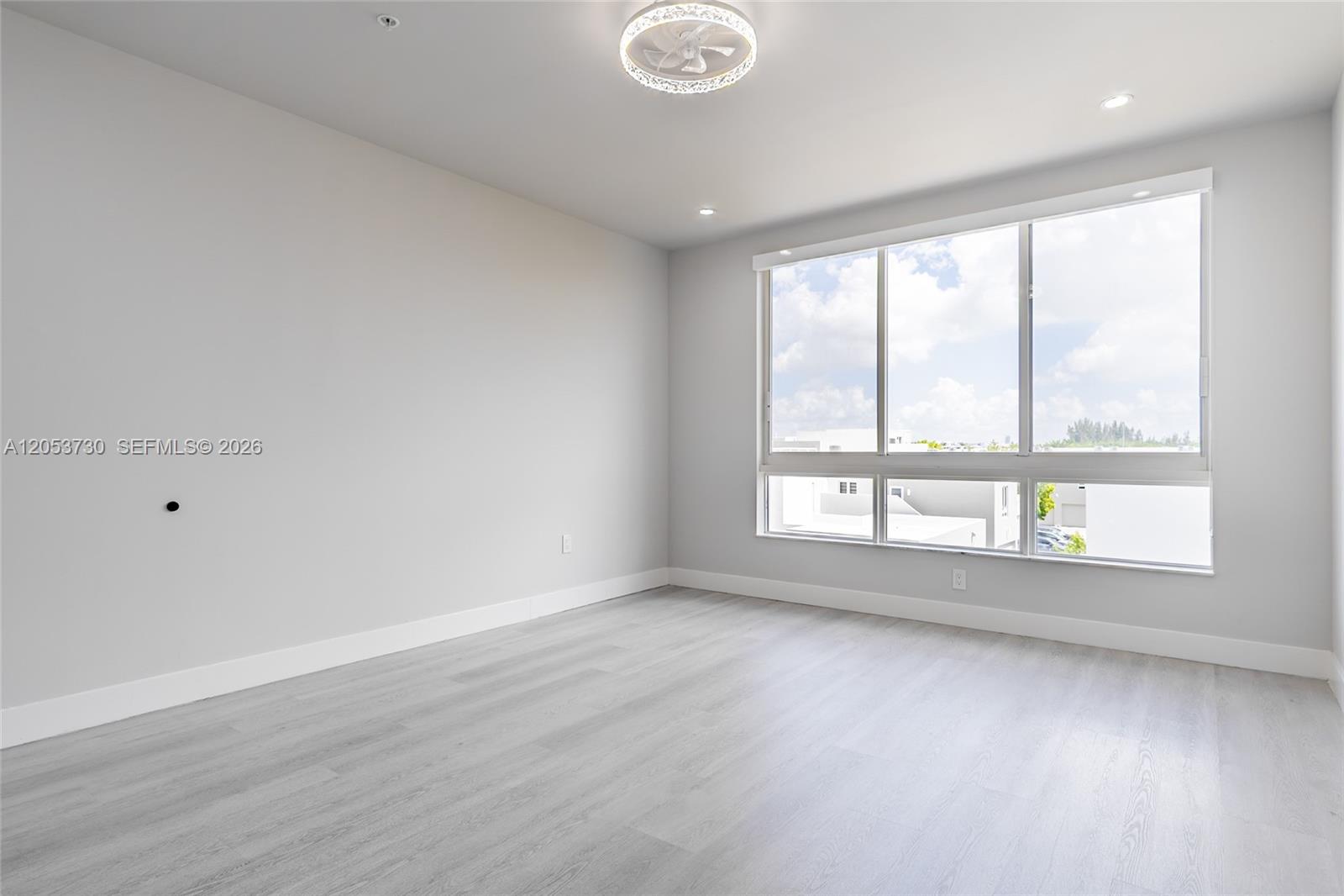A12053730 Property Photo 26