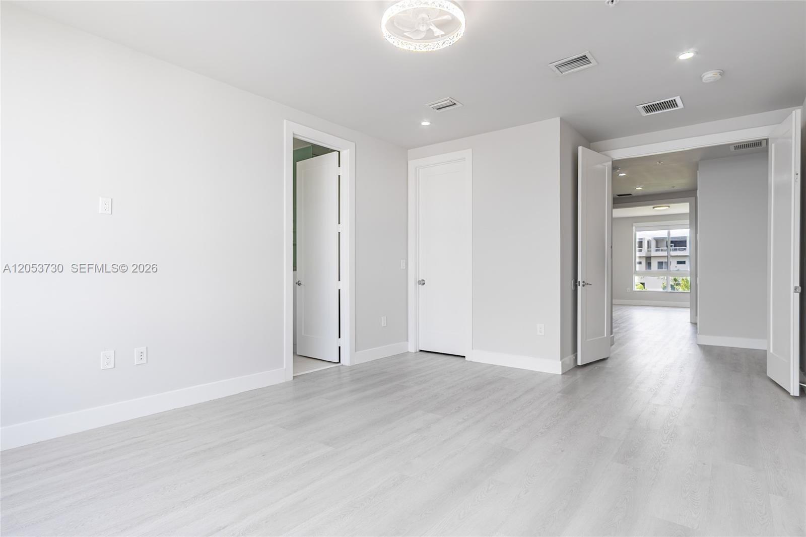A12053730 Property Photo 27