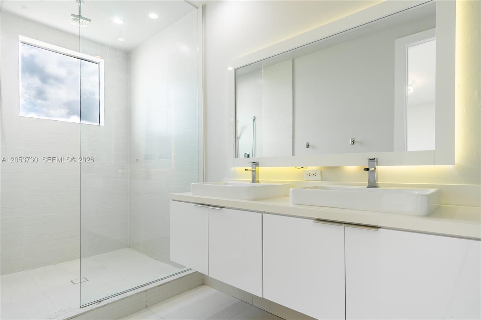A12053730 Property Photo 28