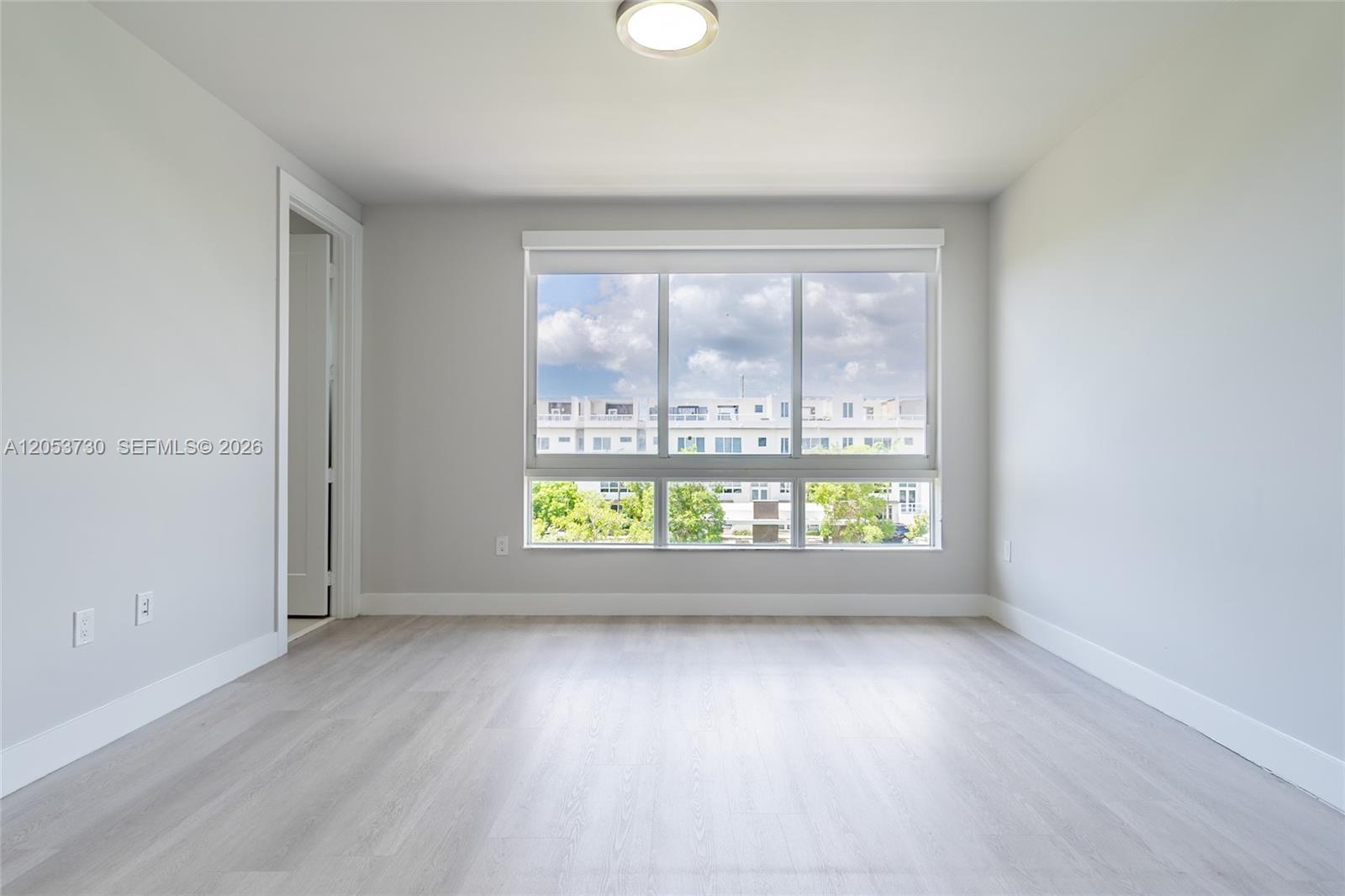 A12053730 Property Photo 33