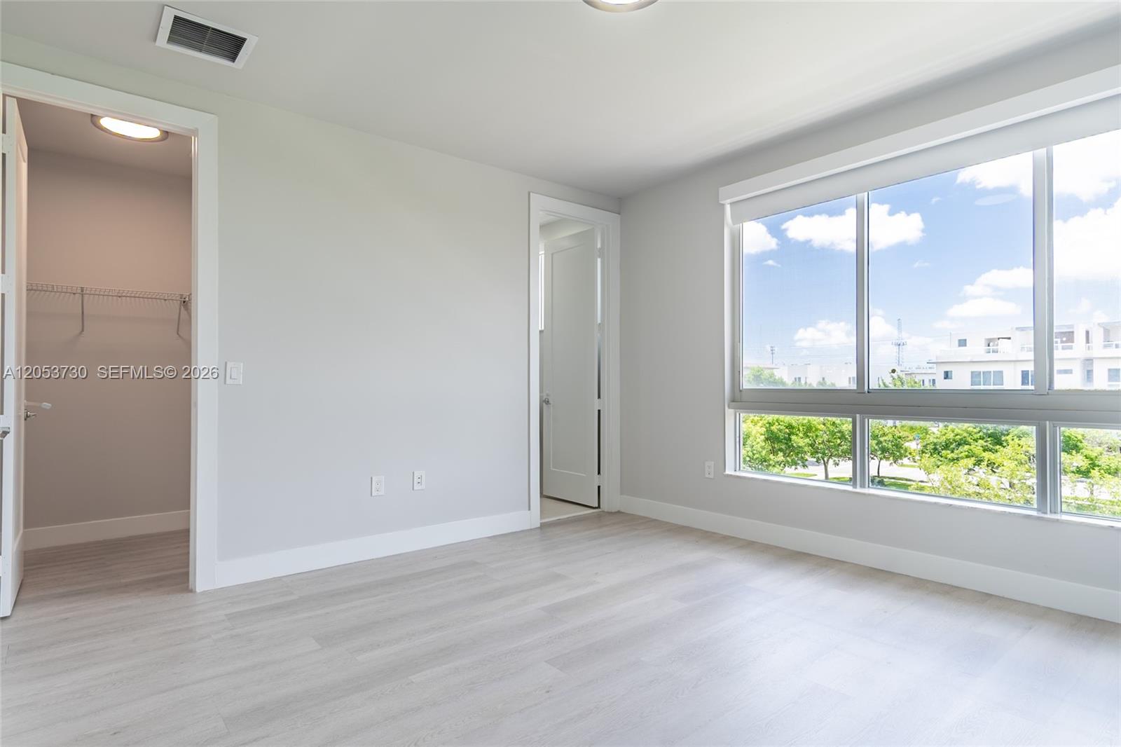 A12053730 Property Photo 36