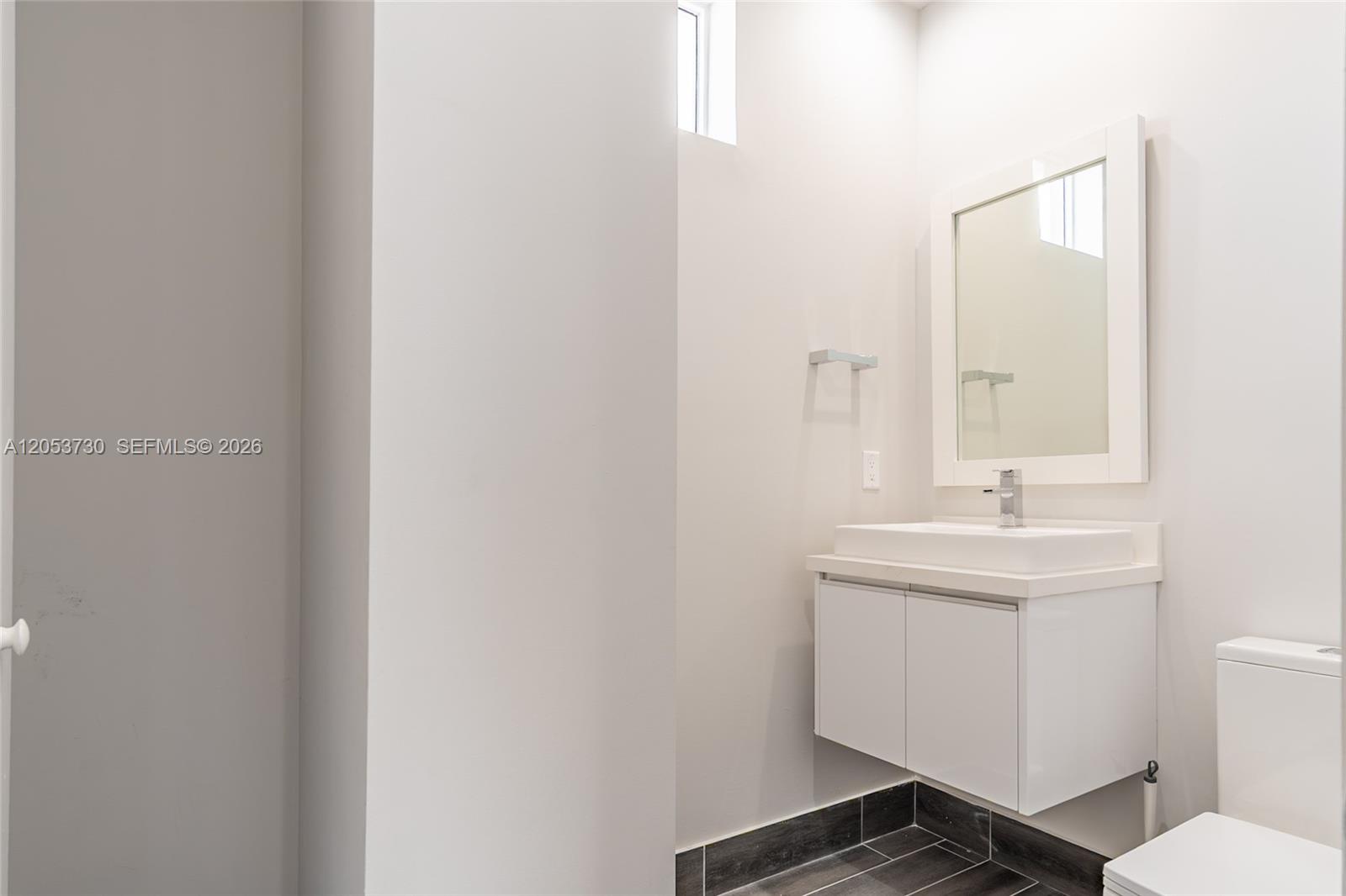 A12053730 Property Photo 39