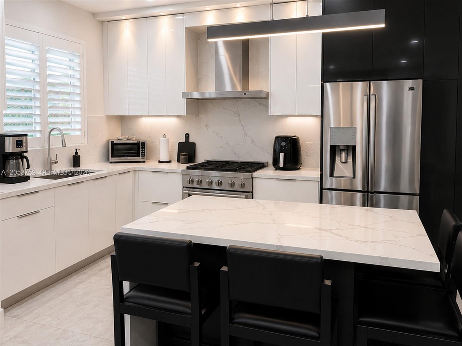 A12053759 Property Photo 4