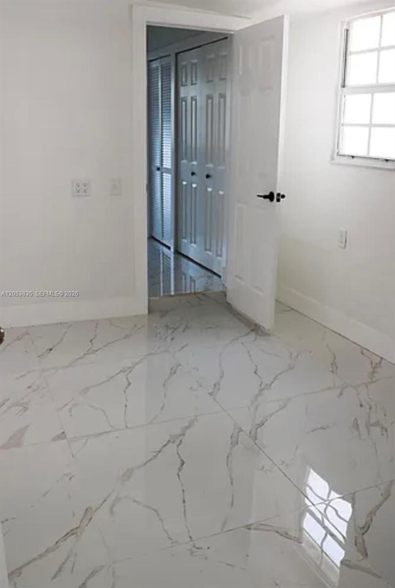 1237 Nw 33rd Avenue Property Photo 6