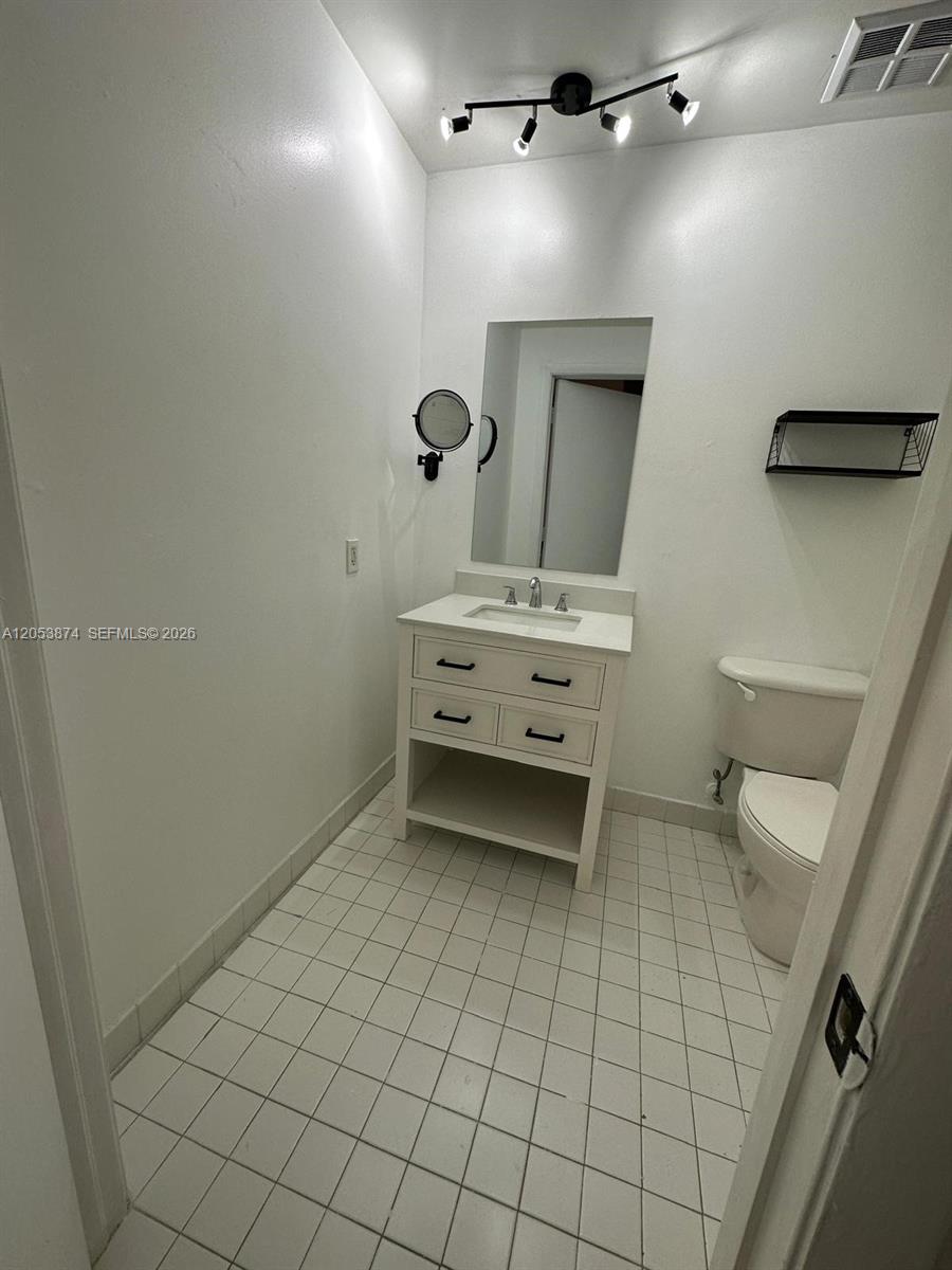 10 S River Drive 802 Property Photo 8
