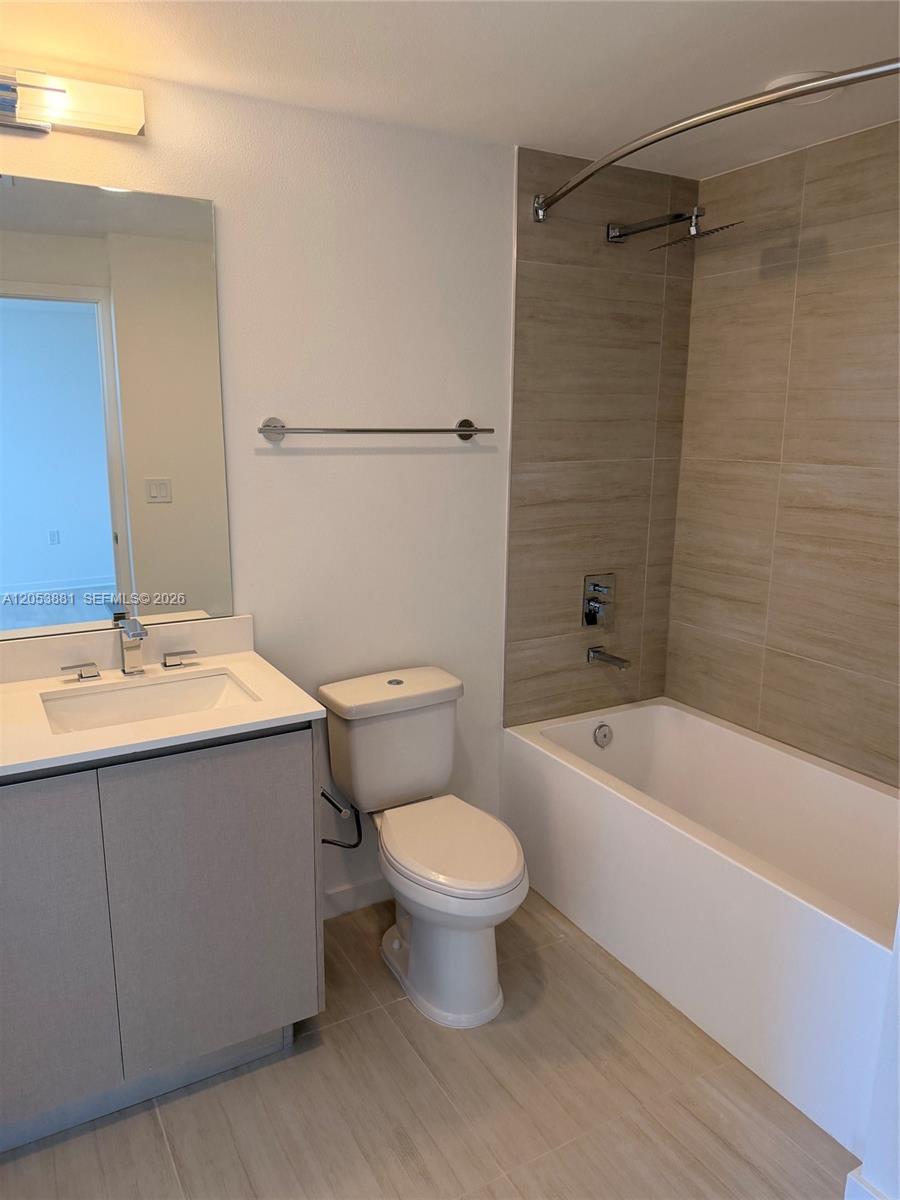 5563 Millenia Park Boulevard 212 Property Photo 10