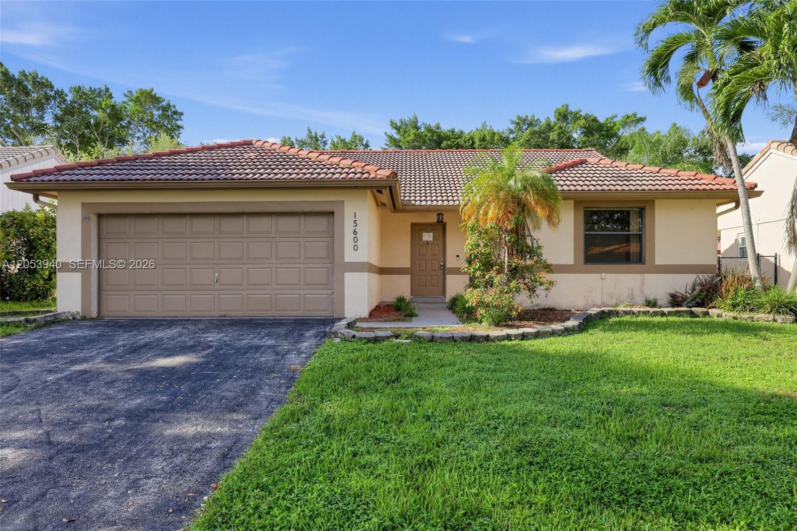 15600 Gauntlet Hall Manor Property Photo 1