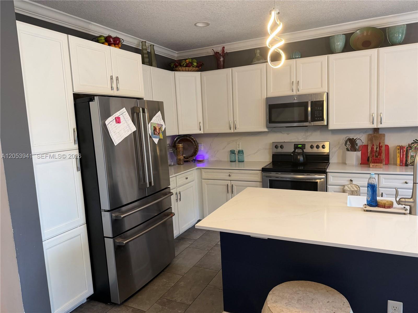 A12053941 Property Photo 5