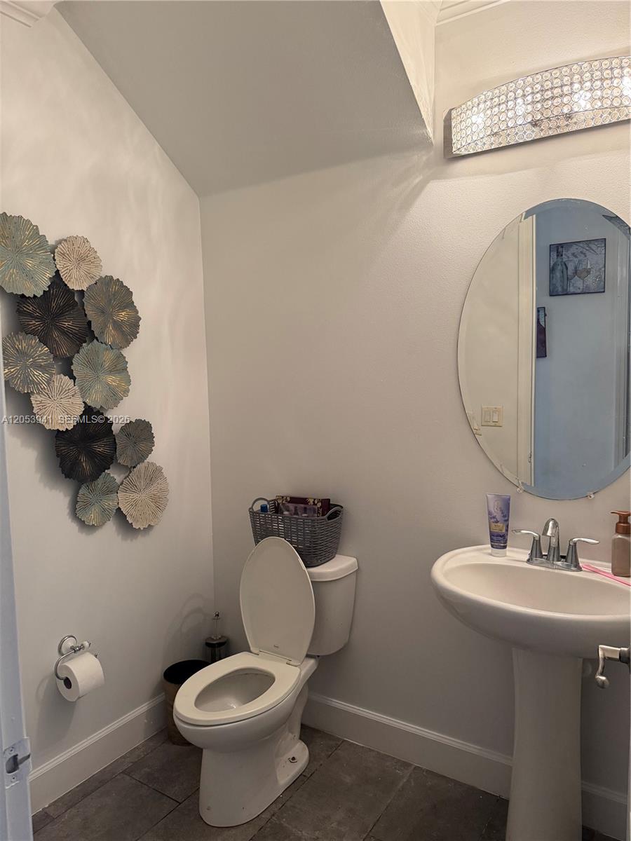 A12053941 Property Photo 11