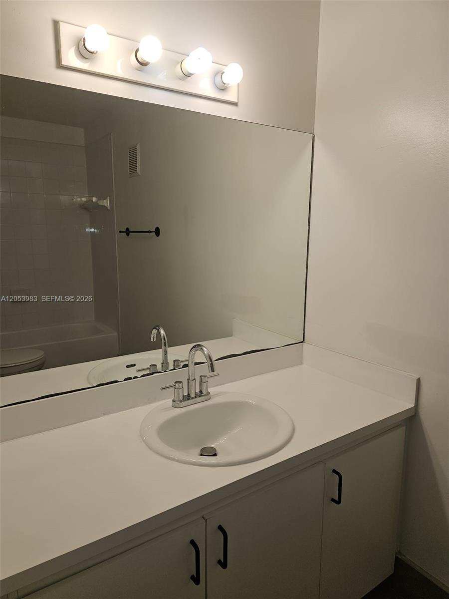 15721 Sw 137th Avenue 204 Property Photo 27