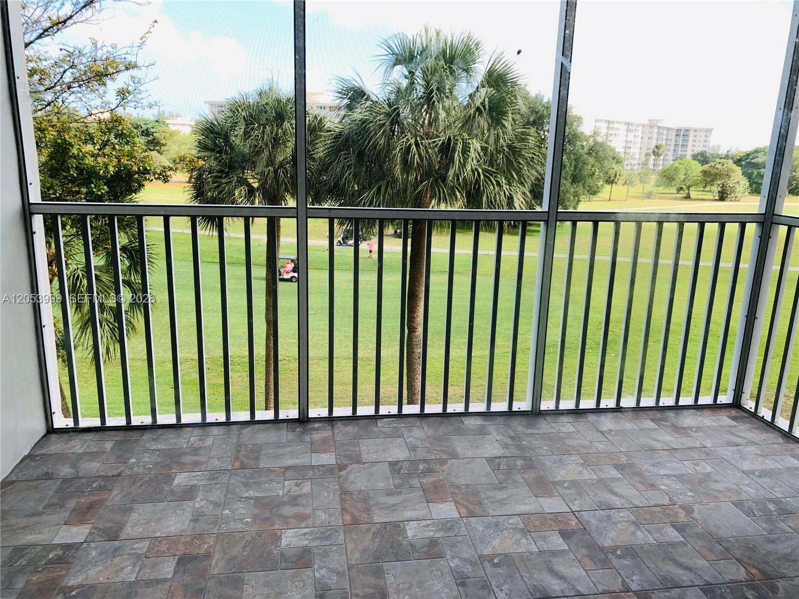 2850 N Palm Aire Drive 404 Property Photo 5