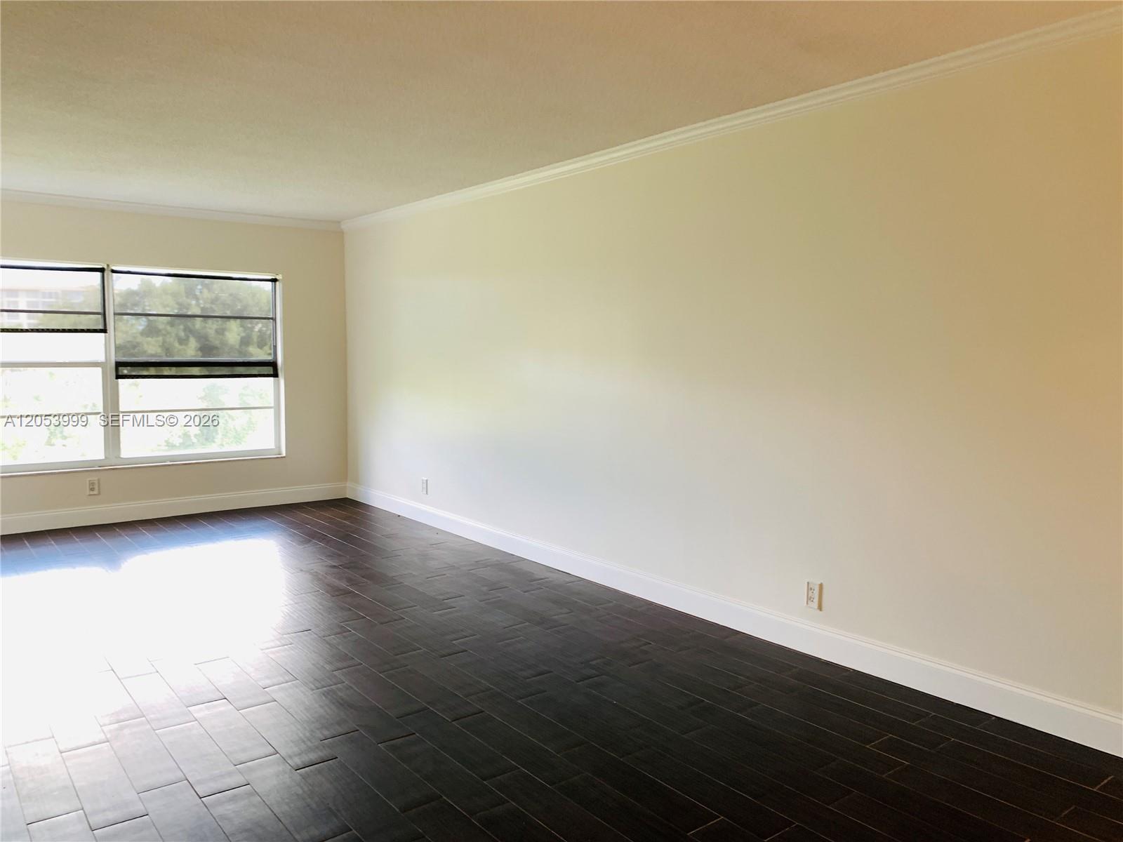 2850 N Palm Aire Drive 404 Property Photo 7