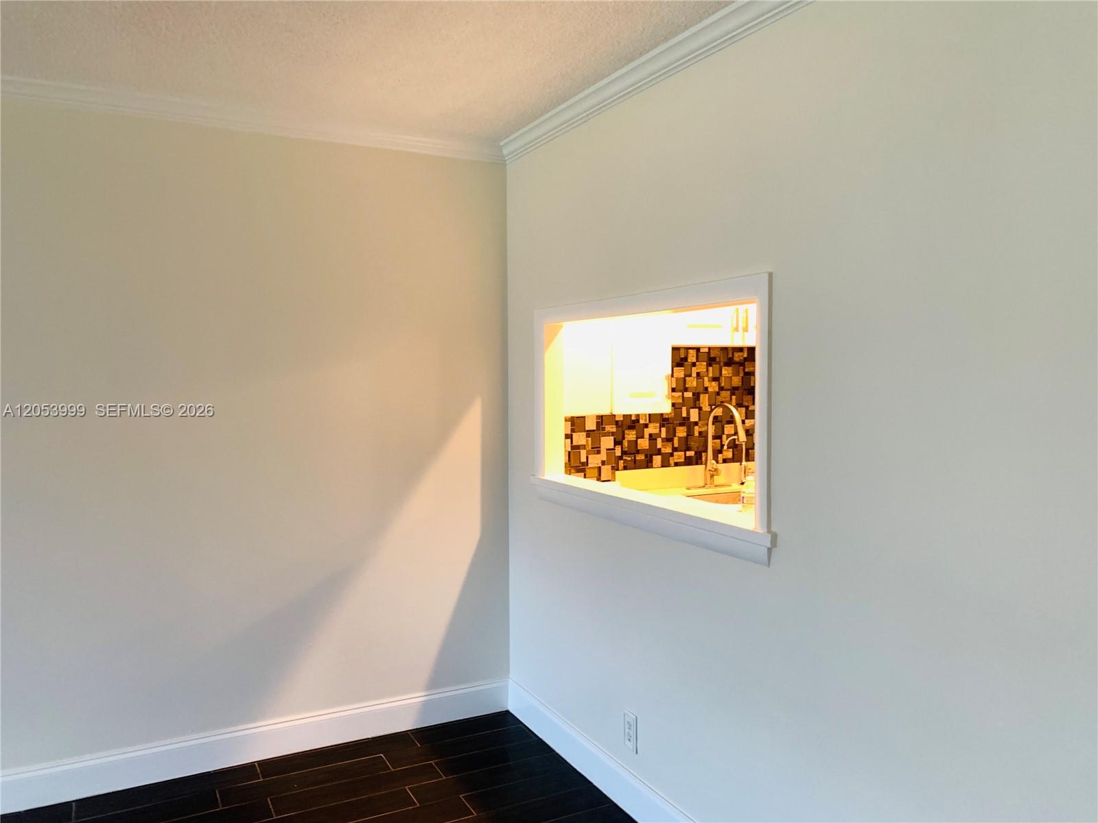 2850 N Palm Aire Drive 404 Property Photo 10