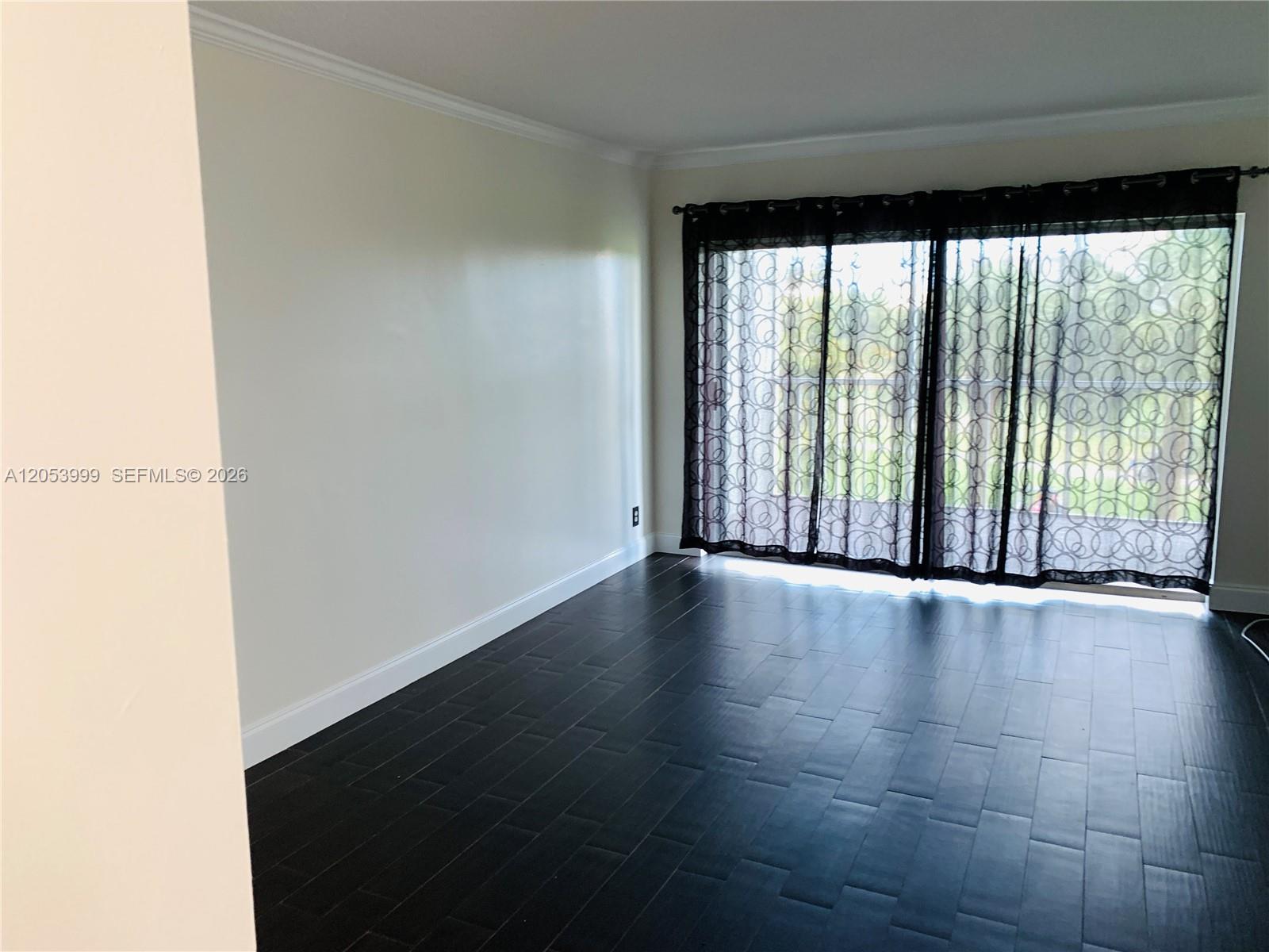 2850 N Palm Aire Drive 404 Property Photo 11