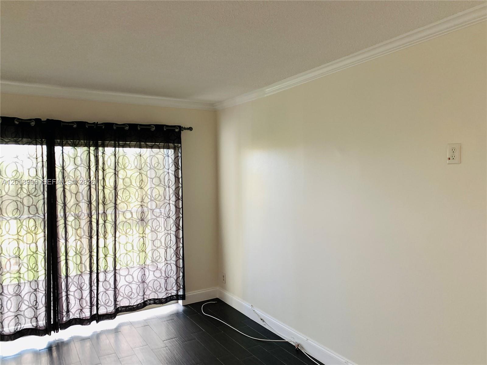 2850 N Palm Aire Drive 404 Property Photo 13