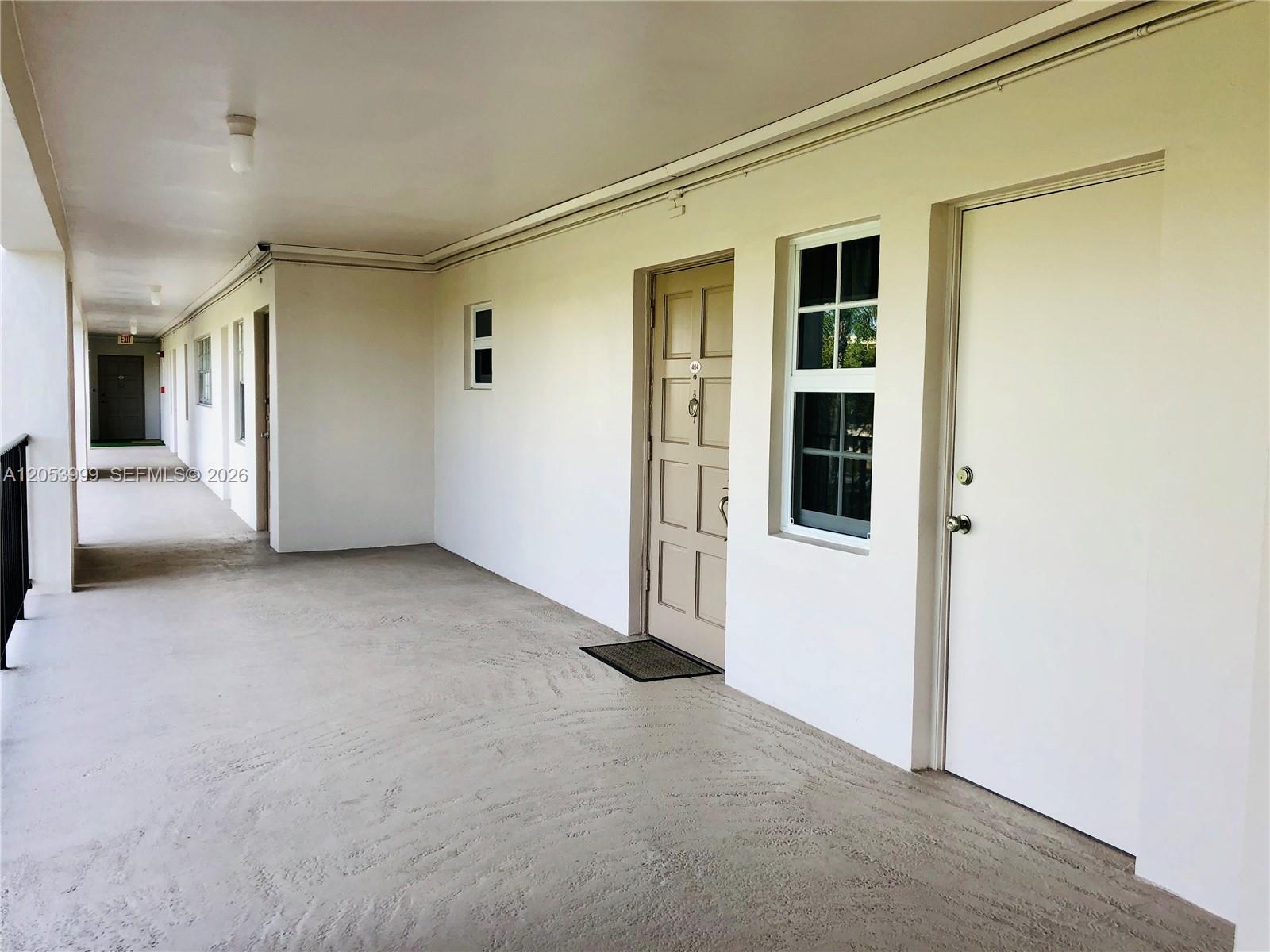 2850 N Palm Aire Drive 404 Property Photo 35