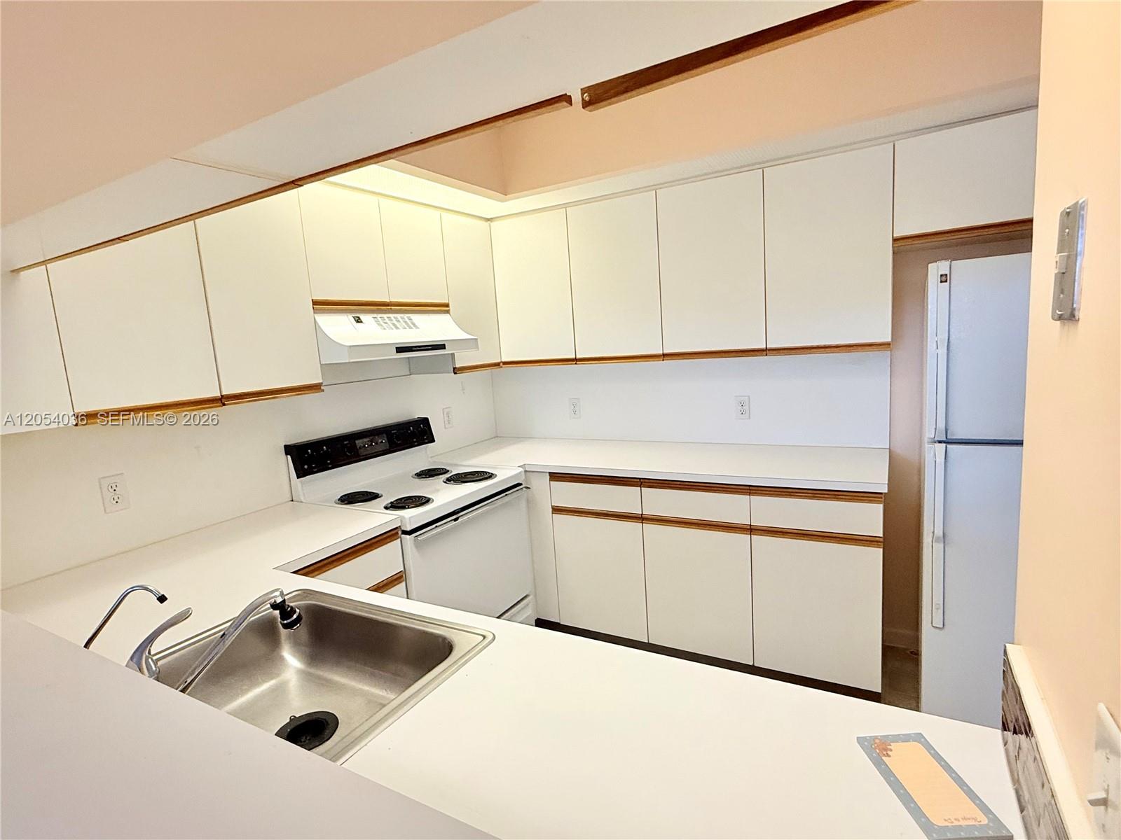 12901 Sw 15th Court 402v Property Photo 4
