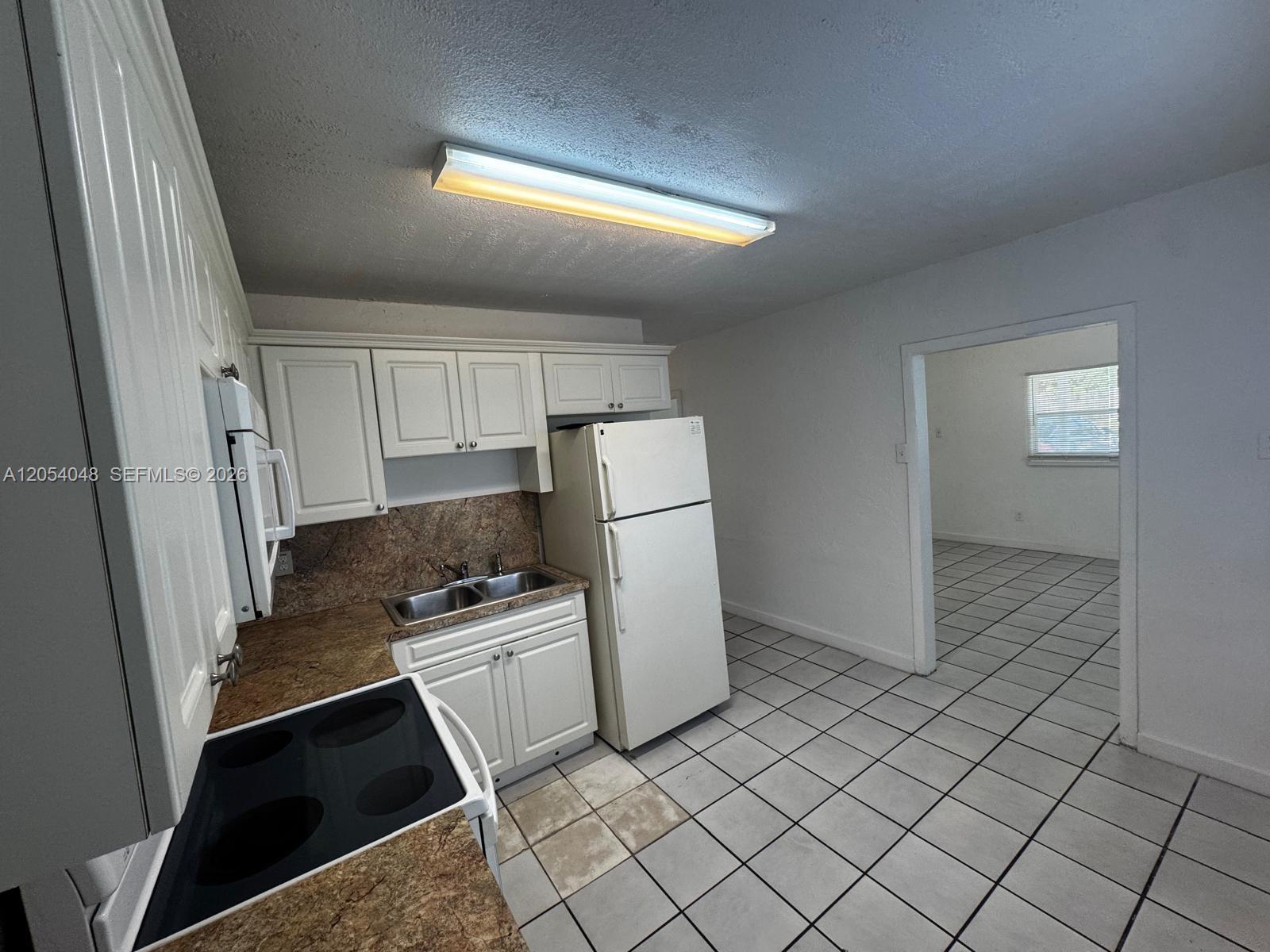 1354 Sw 26th Avenue Property Photo 4