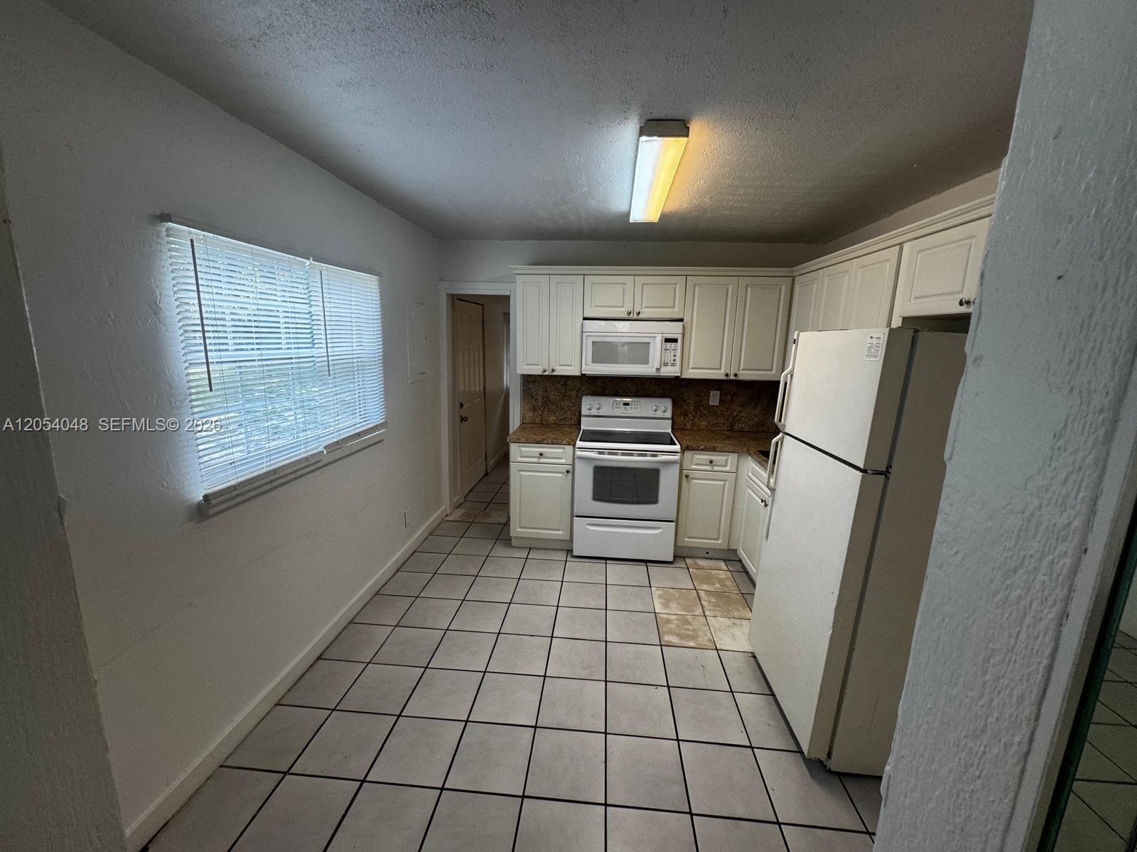1354 Sw 26th Avenue Property Photo 5
