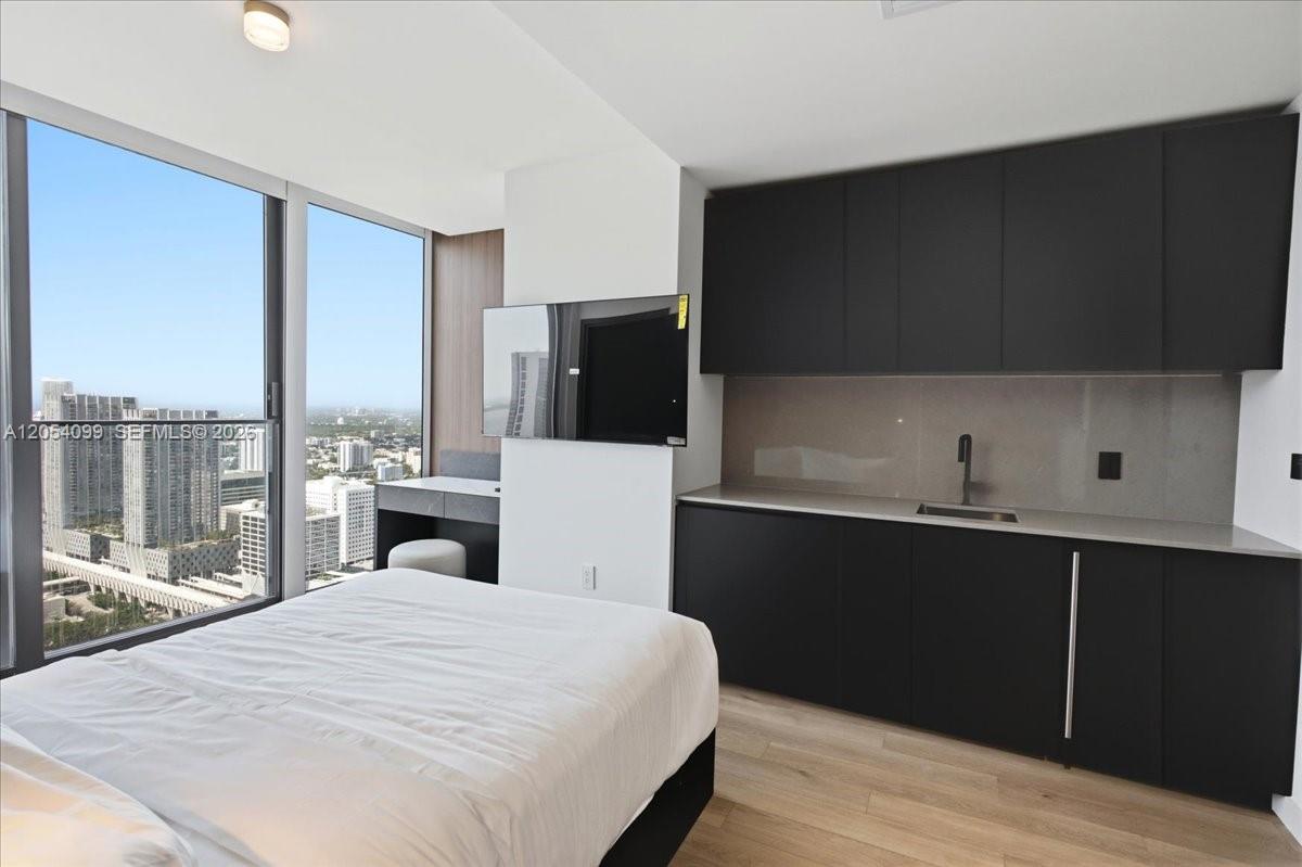 A12054099 Property Photo 28
