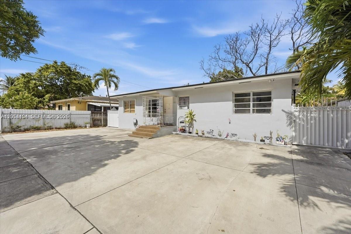 A12054104 Property Photo 1