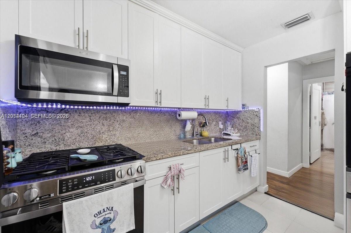 A12054104 Property Photo 5