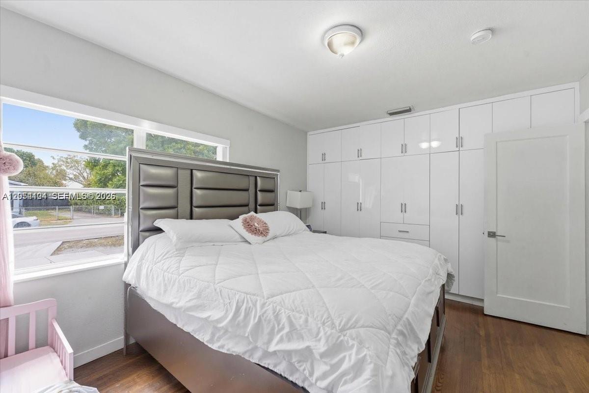 A12054104 Property Photo 9