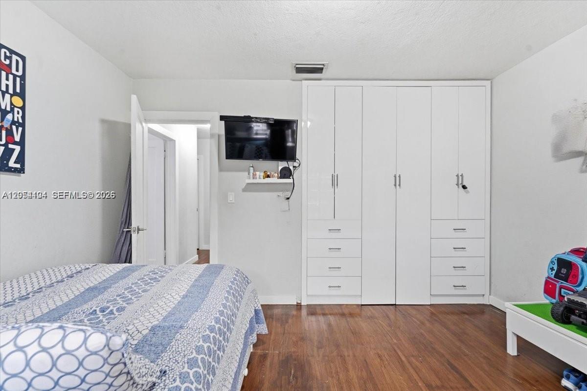 A12054104 Property Photo 10
