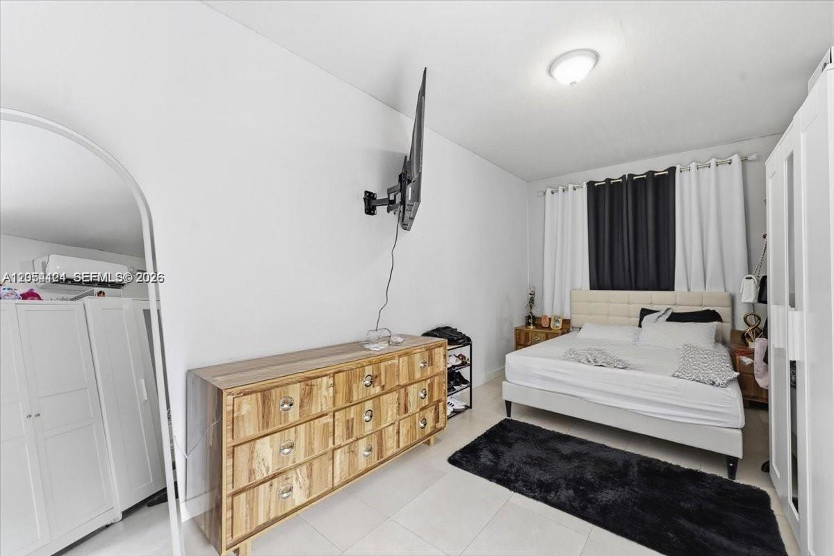 A12054104 Property Photo 12