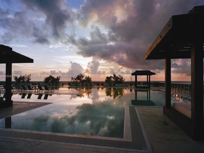 1850 S Ocean Drive 2009 Property Photo 36
